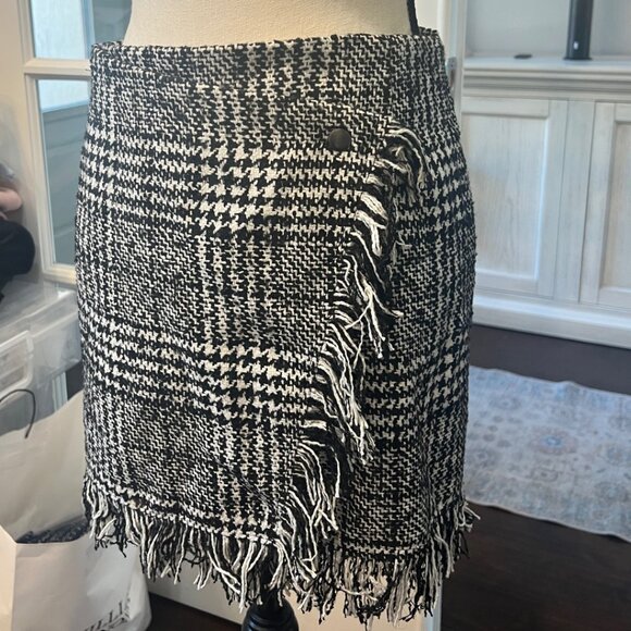 Romeo & Juliet Couture Houndstooth Plaid Wrap Mini Skirt S - Picture 2 of 9